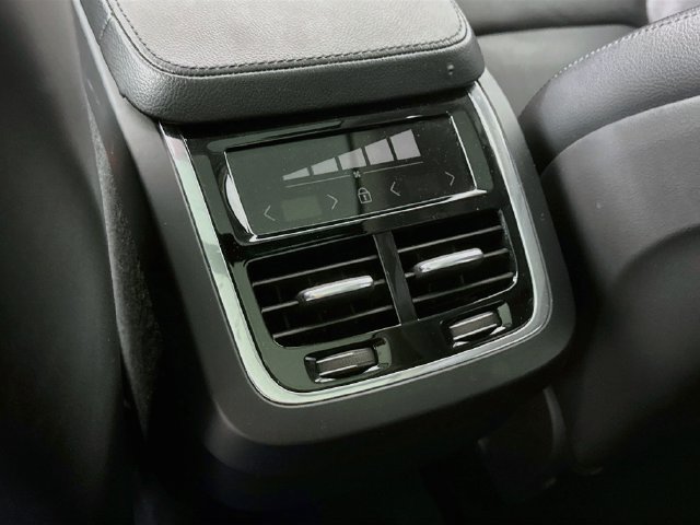 Used 2023 Volvo XC90 B5 Core AWD/4WD image 25