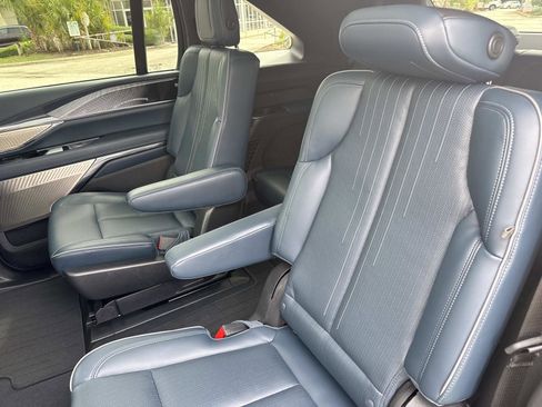Certified 2025 Cadillac Escalade IQ Luxury 2 w/ LPO, Premium Carpet Package AWD/4WD image 13