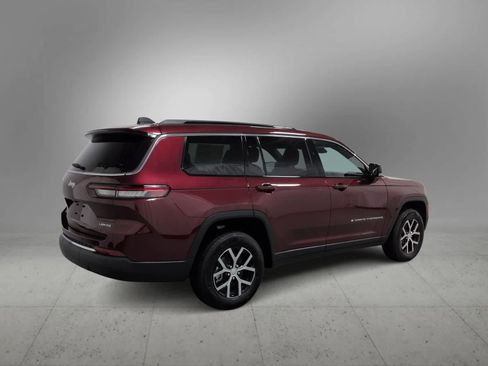 Used 2025 Jeep Grand Cherokee L Limited image 8