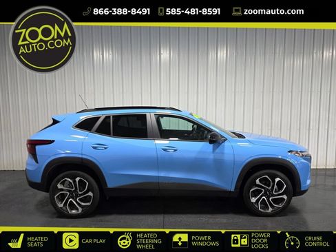 Used 2024 Chevrolet Trax RS w/ Sunroof Package FWD image 1