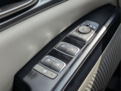 Certified 2024 Kia Carnival LX image 42