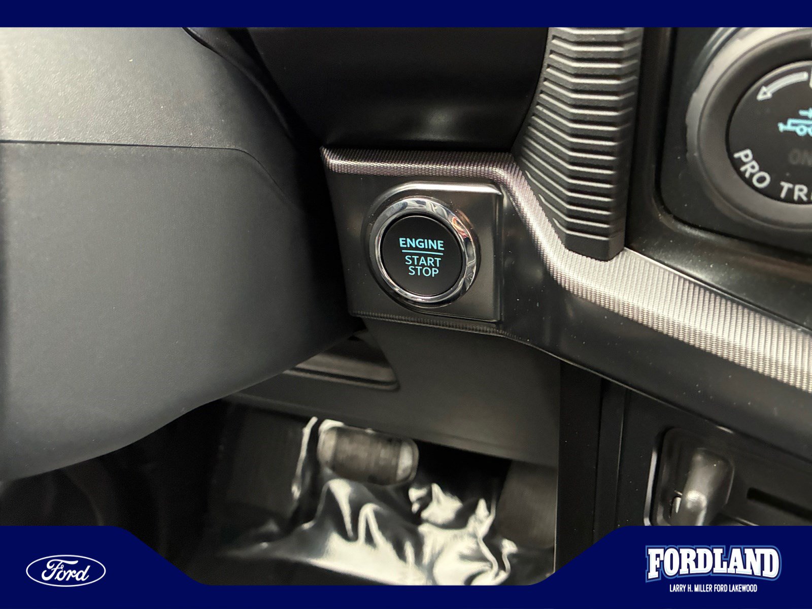 Used 2025 Ford F150 Raptor AWD/4WD image 30
