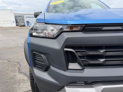 Used 2023 Chevrolet Colorado Trail Boss w/ Advanced Trailering Package AWD/4WD image 6