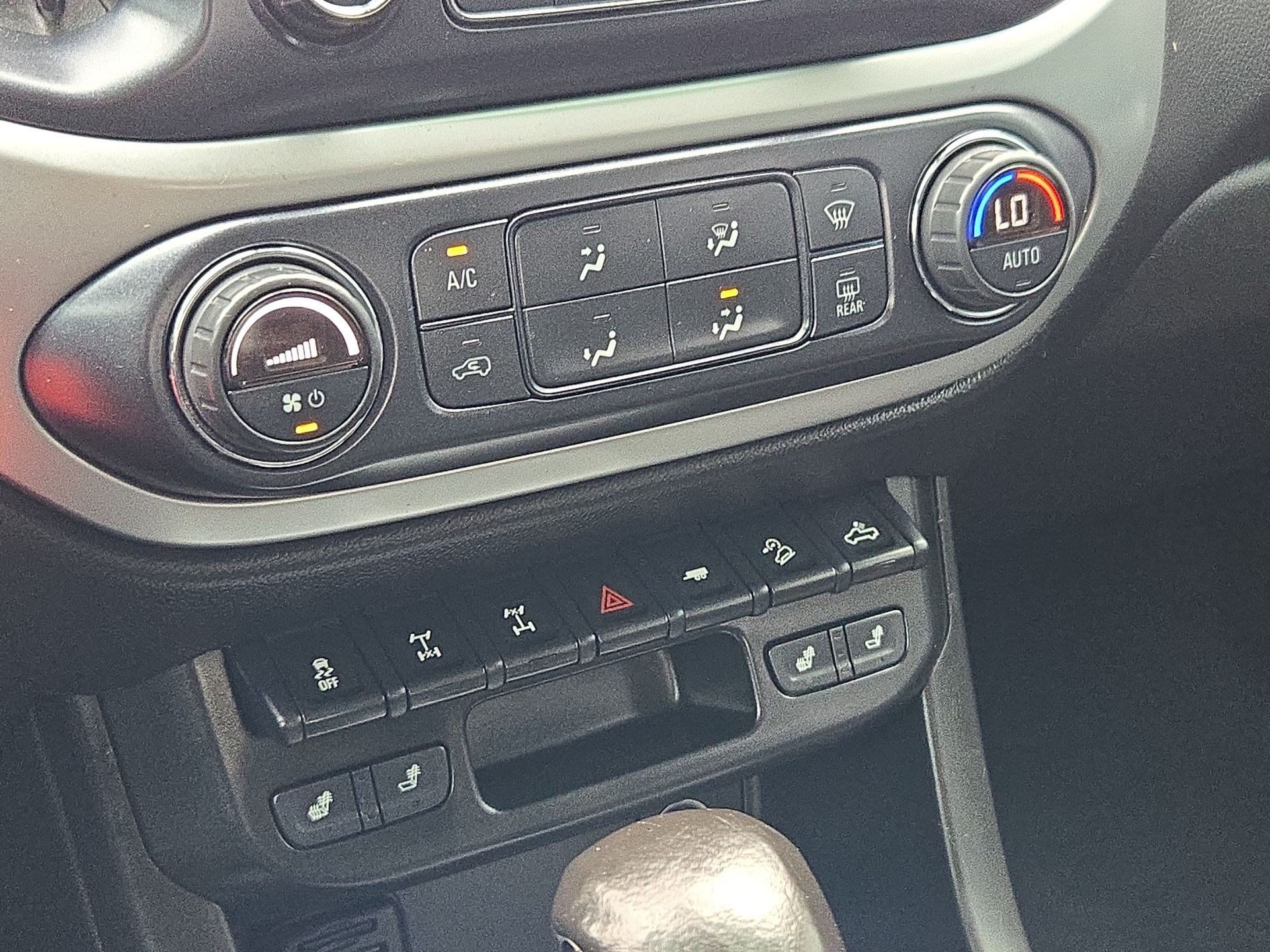 Used 2022 Chevrolet Colorado ZR2 AWD/4WD image 25