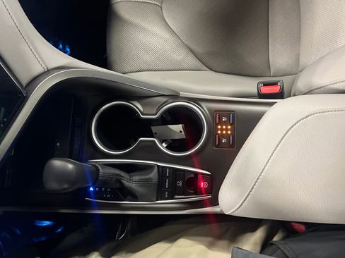 Used 2024 Toyota Camry XLE w/ Navigation Package image 26