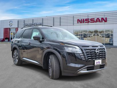 New 2026 Nissan Pathfinder Platinum w/ Cargo Package