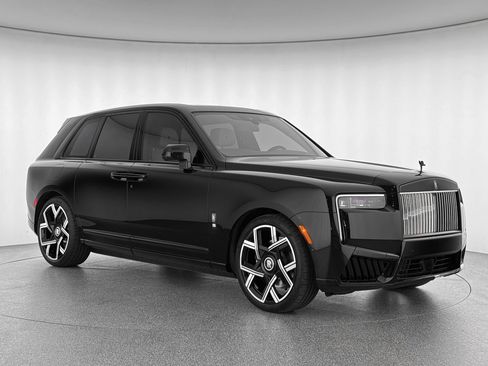New 2026 Rolls-Royce Cullinan Black Badge image 7