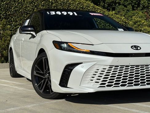 Used 2025 Toyota Camry XSE w/ Premium Plus Package FWD image 8