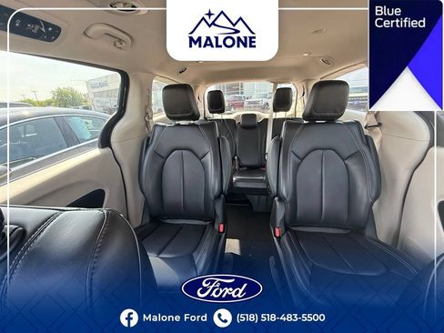 Used 2023 Chrysler Pacifica Touring-L FWD image 33