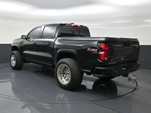 Used 2025 Chevrolet Colorado Z71 AWD/4WD image 3