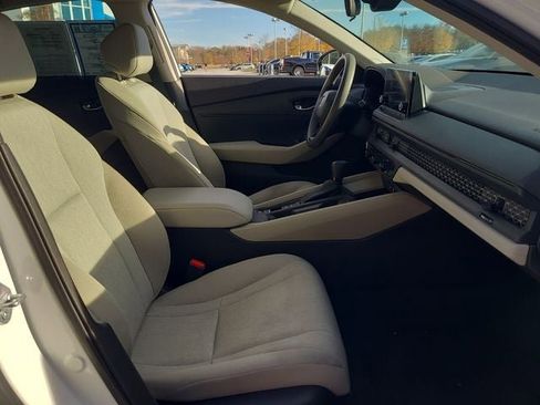 Used 2023 Honda Accord LX image 12