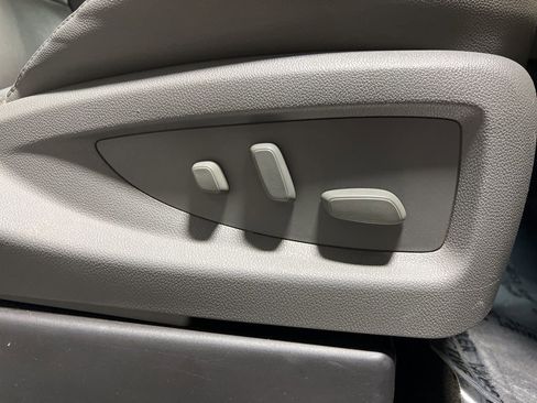 Used 2018 Chevrolet Tahoe LT image 11