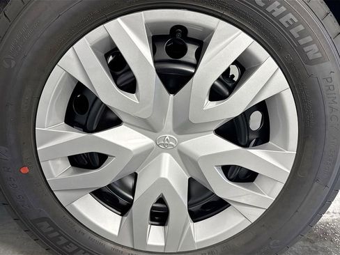 Used 2026 Toyota Corolla Cross L FWD image 31