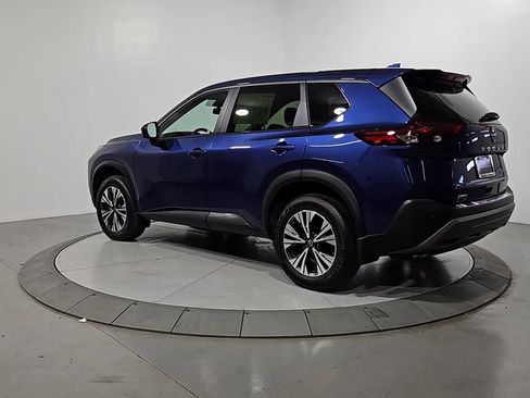 Certified 2023 Nissan Rogue SV image 3
