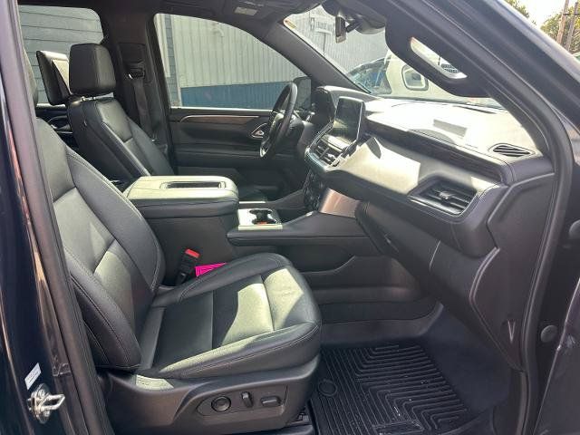 Used 2023 Chevrolet Suburban LT w/ Luxury Package AWD/4WD image 14