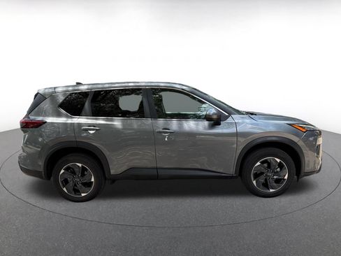 Used 2025 Nissan Rogue SV AWD/4WD image 8