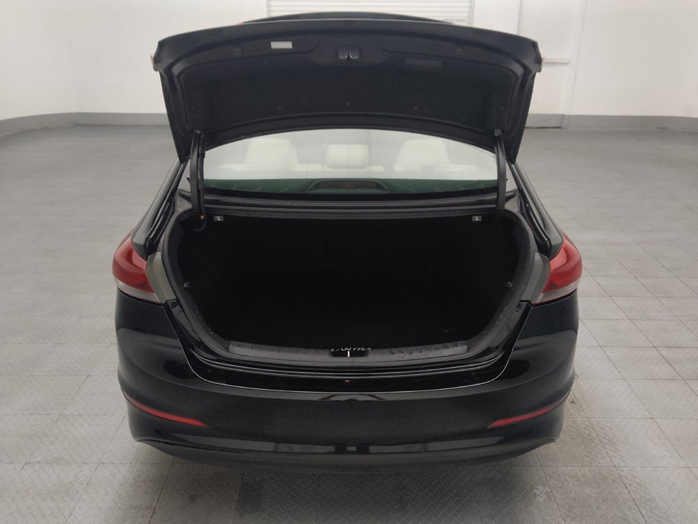 Used 2018 Hyundai Elantra SE FWD image 29