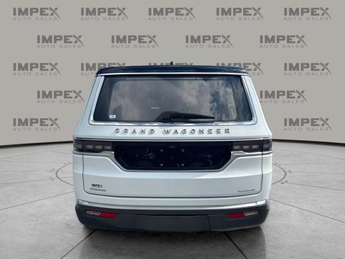 Used 2022 Jeep Grand Wagoneer Series III AWD/4WD image 4