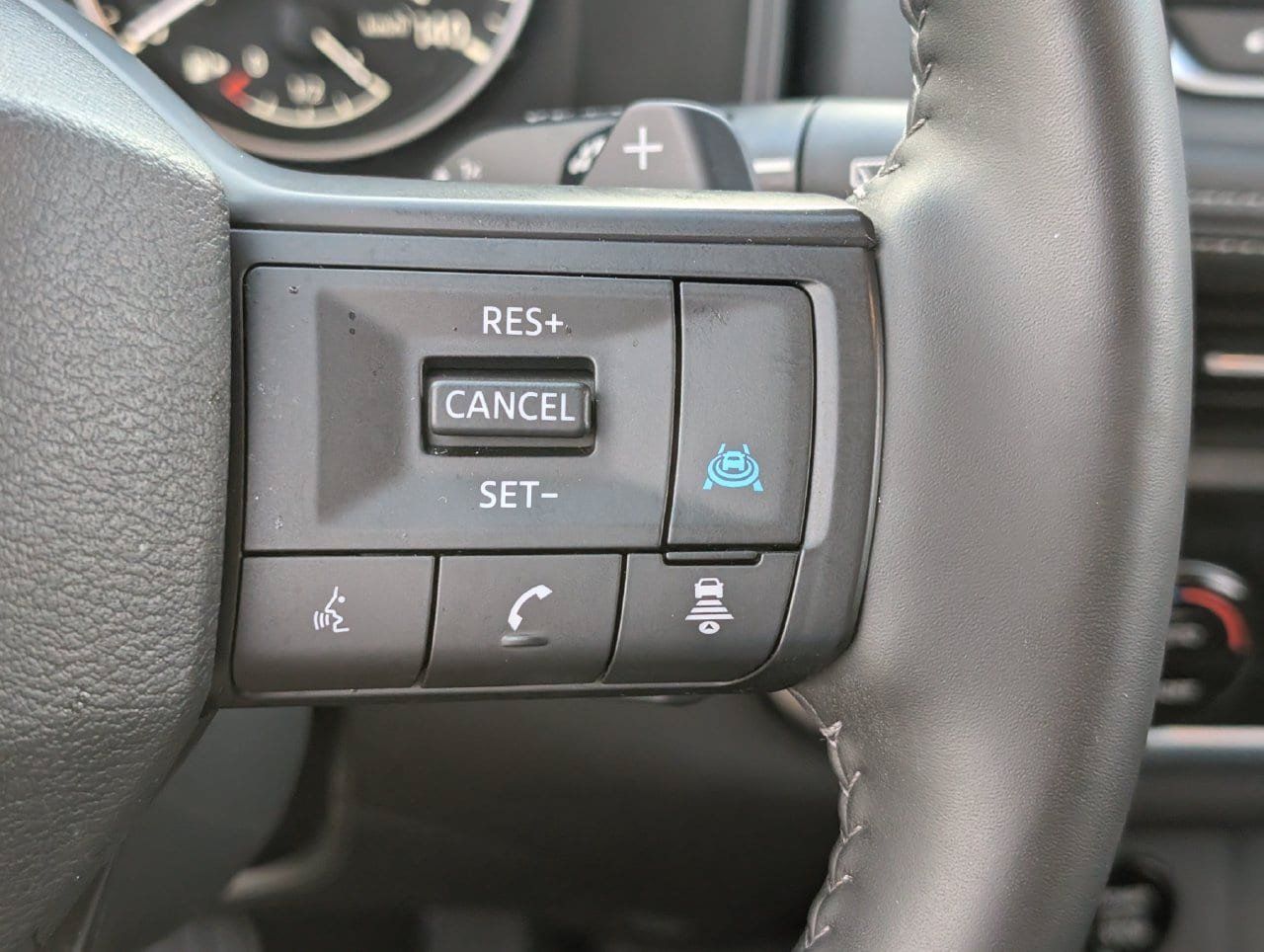 Certified 2025 Nissan Rogue SV w/ SV Premium Package FWD image 22