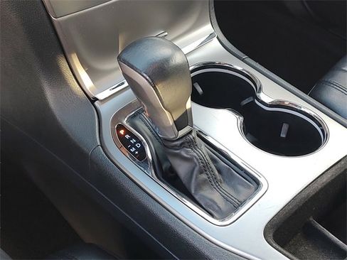 Certified 2018 Jeep Grand Cherokee Limited image 24