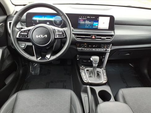 Used 2024 Kia Seltos EX image 9