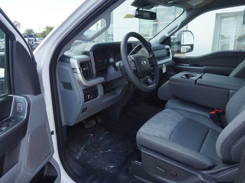 Used 2026 Ford F350 XLT w/ XLT Premium Package AWD/4WD image 6