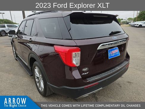 Used 2023 Ford Explorer XLT w/ Equipment Group 202A RWD image 9