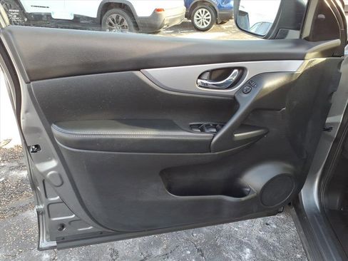 Used 2020 Nissan Rogue Sport SL image 10