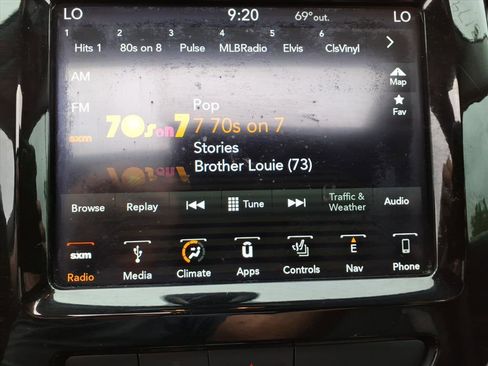 Used 2019 Jeep Cherokee Limited AWD/4WD image 21