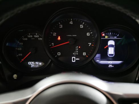 Used 2018 Porsche Macan image 21