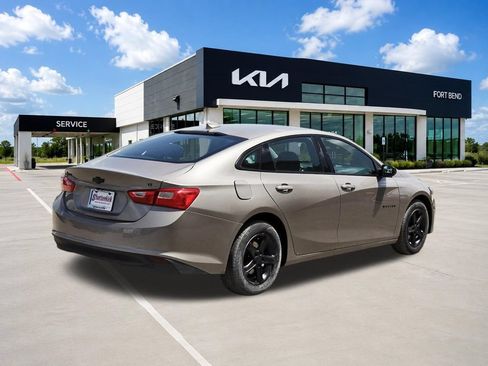 Used 2023 Chevrolet Malibu LT FWD image 5