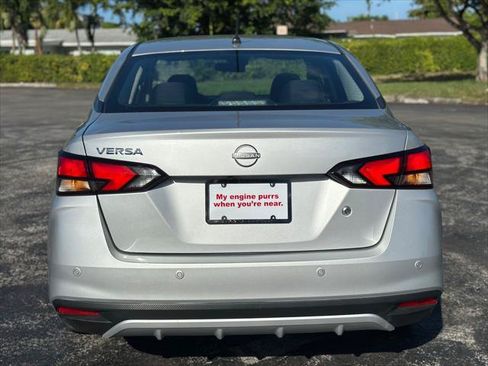 Used 2025 Nissan Versa S FWD image 7