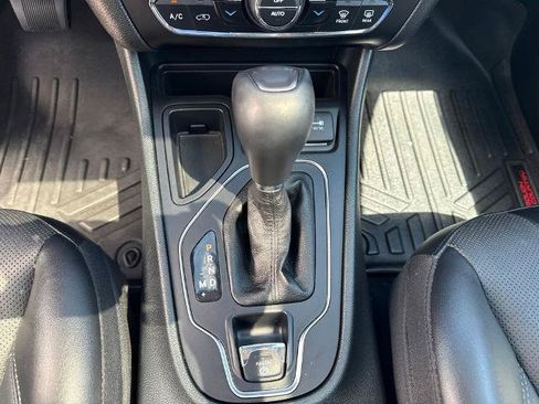 Used 2022 Jeep Cherokee Latitude Lux w/ Sun & Sound Group FWD image 27