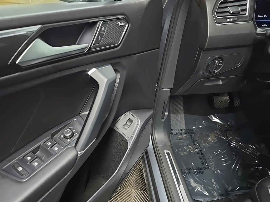 Used 2018 Volkswagen Tiguan SEL Premium AWD/4WD image 29