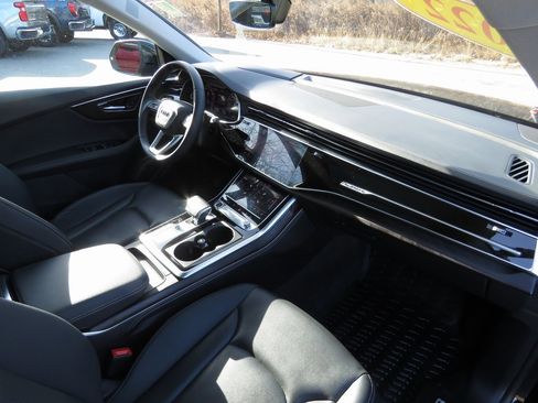 Used 2022 Audi Q8 Prestige image 14