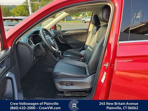 Certified 2023 Volkswagen Tiguan SE w/ Panoramic Sunroof Package AWD/4WD image 13