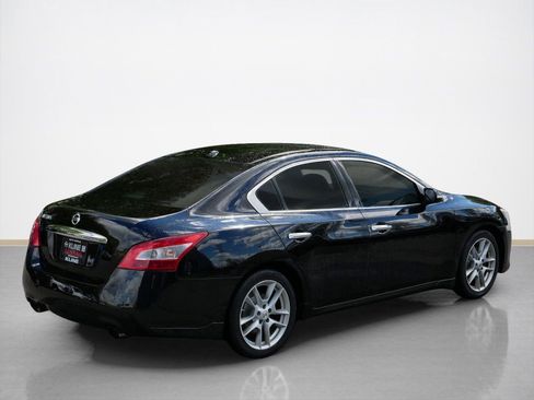 Used 2010 Nissan Maxima 3.5 SV w/ Premium Pkg FWD image 3