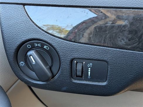 Used 2016 Dodge Grand Caravan American Value Package image 22