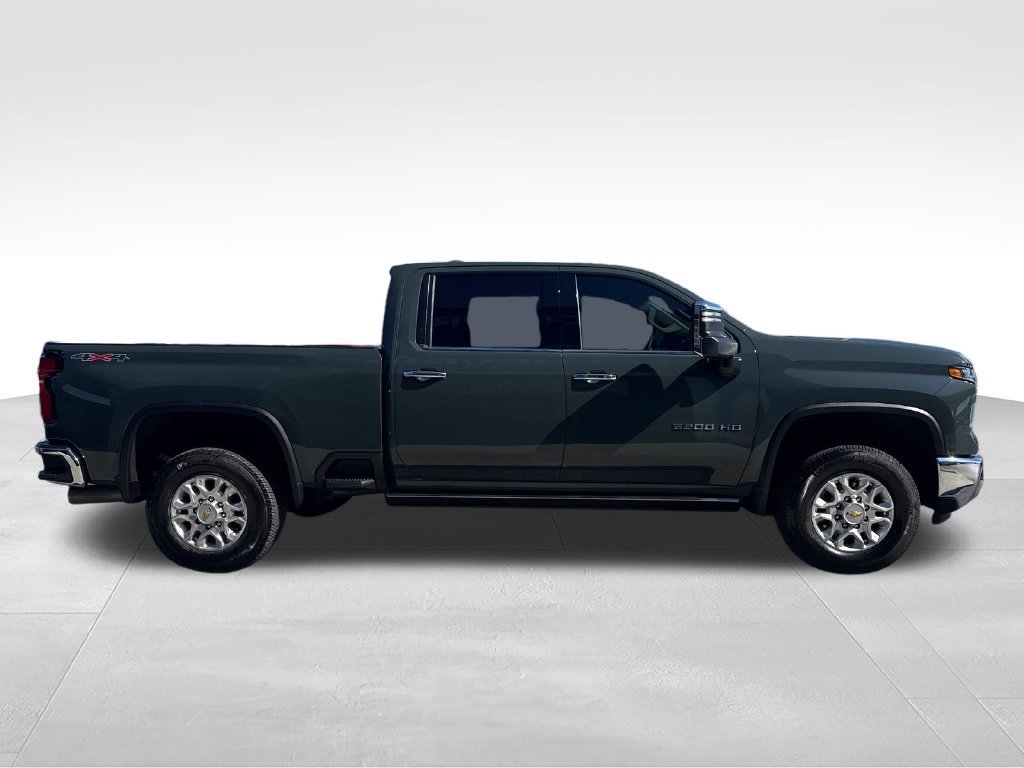 Used 2025 Chevrolet Silverado 2500 LTZ w/ LTZ Convenience Package AWD/4WD image 7