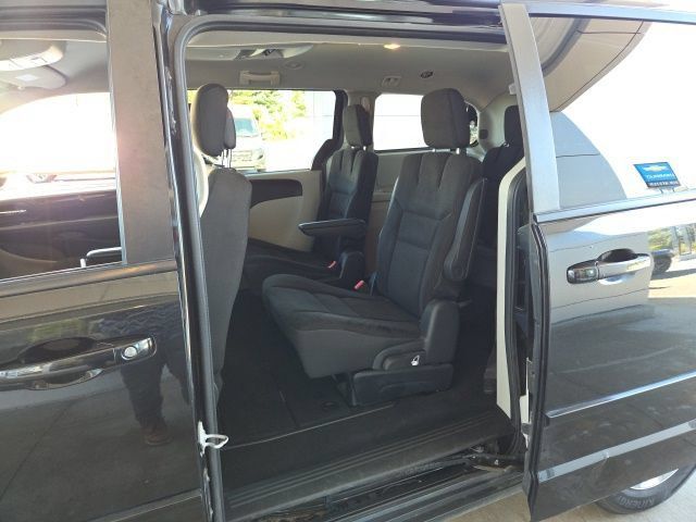 Used 2017 Dodge Grand Caravan SE w/ Power Window Group FWD image 19