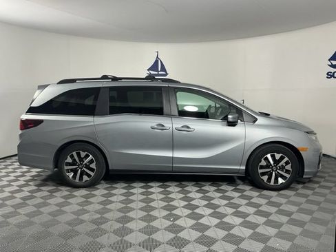 Used 2026 Honda Odyssey EX-L image 6