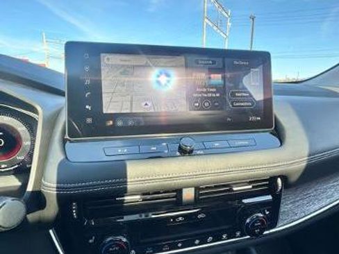 Certified 2024 Nissan Rogue Platinum w/ Platinum Premium Package image 15