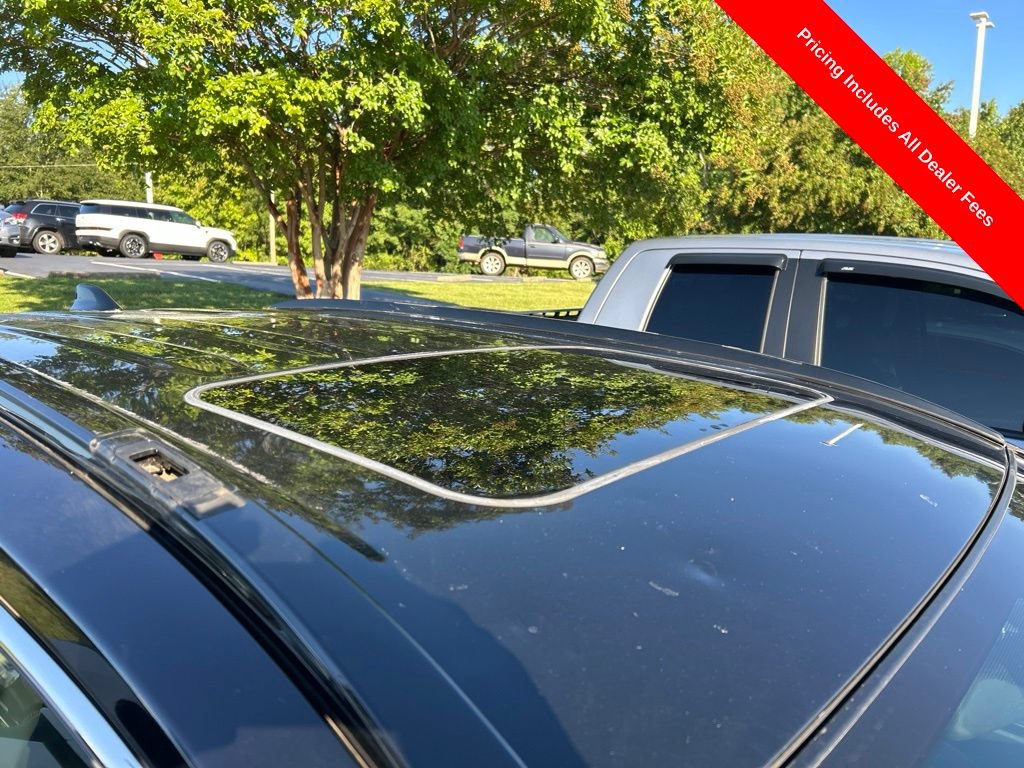 Used 2019 Toyota RAV4 XLE AWD/4WD image 3