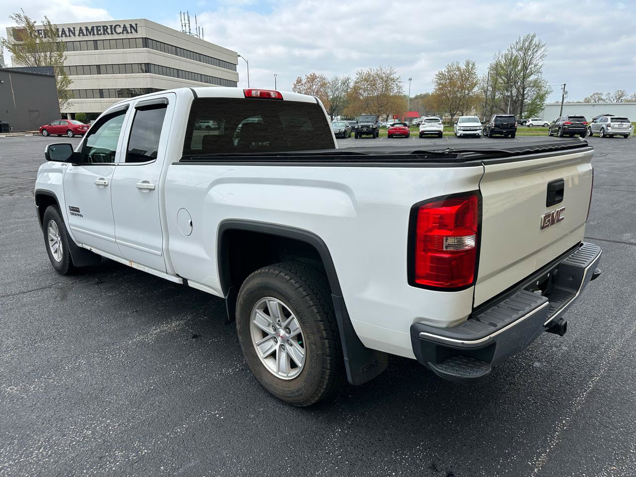 Used 2017 GMC Sierra 1500 SLE AWD/4WD image 3