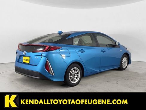 Used 2022 Toyota Prius Prime XLE FWD image 5