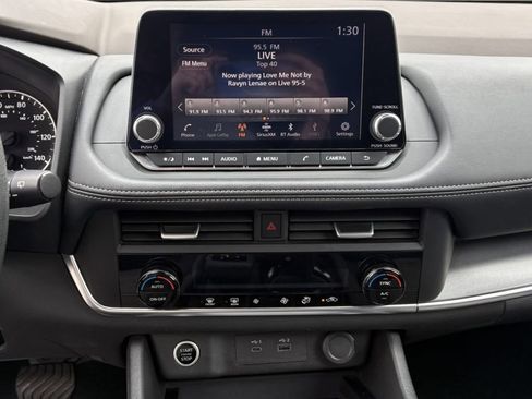 Certified 2023 Nissan Rogue SV image 20