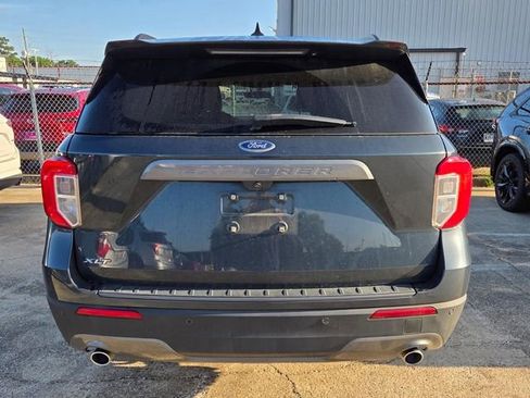 Used 2023 Ford Explorer XLT w/ Equipment Group 202A RWD image 9