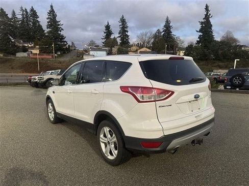 Used 2016 Ford Escape SE image 2