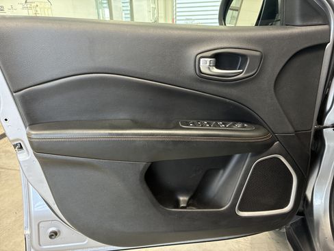 Used 2018 Jeep Compass Limited AWD/4WD image 20