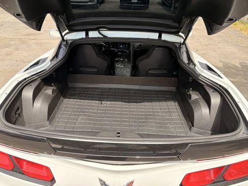 Used 2016 Chevrolet Corvette Stingray Coupe RWD image 7
